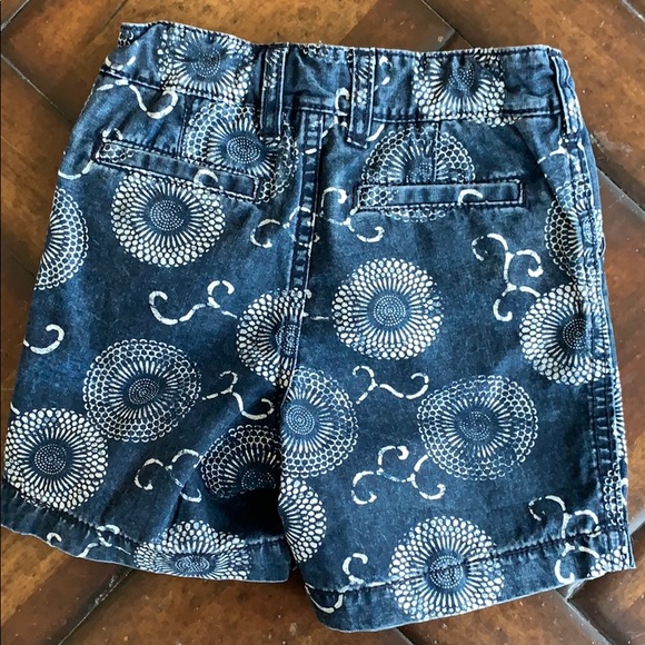 Lot of boys shorts 2 pair 2T - Picture 5 of 5